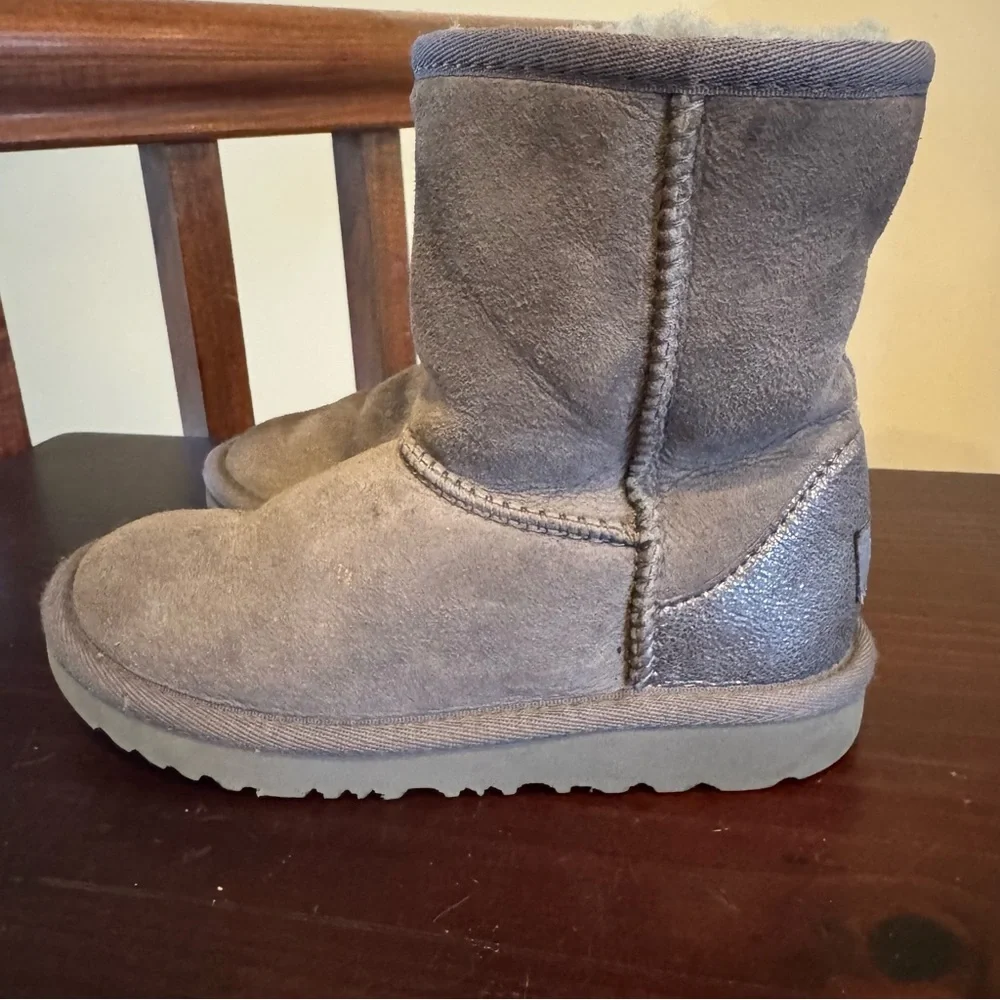 UGG  Kids Boots Gray size 12